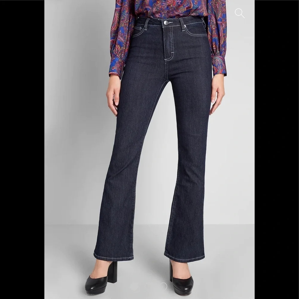 MODCLOTH The Los Feliz Flared Jeans, Size 8R, NWT